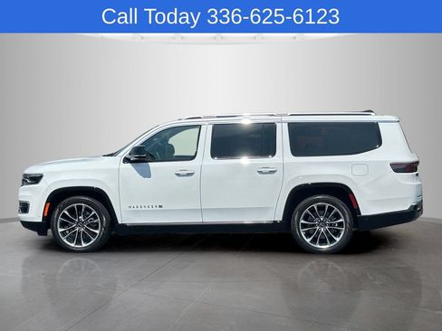 Used 2025 Jeep Wagoneer L Series III w/ Premium Group I AWD/4WD image 8