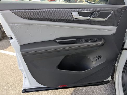 New 2026 Volkswagen Atlas Cross Sport SEL R-Line image 11