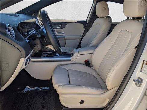 Certified 2025 Mercedes-Benz GLA 250 4MATIC image 17