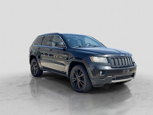 Used 2012 Jeep Grand Cherokee Altitude AWD/4WD image 10