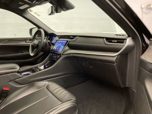 Certified 2024 Jeep Grand Cherokee L Limited w/ Luxury Tech Group II image 28