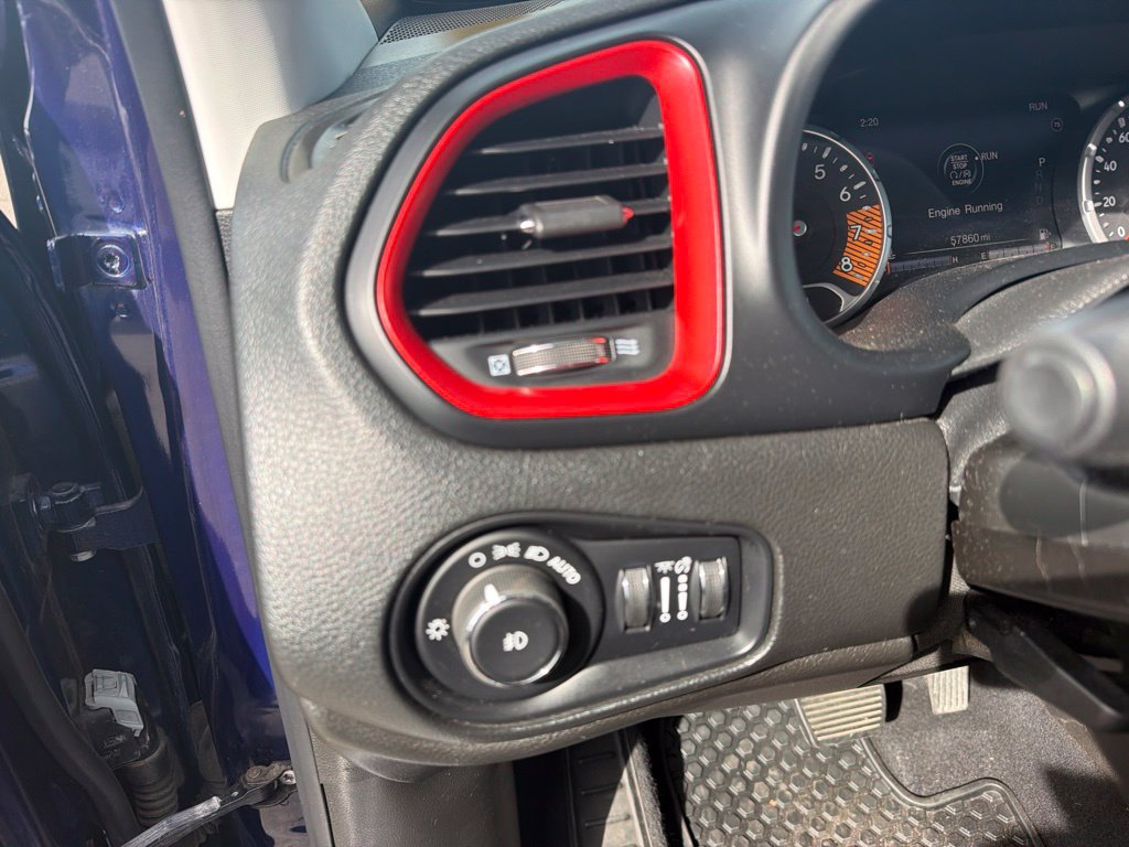 Used 2020 Jeep Renegade Trailhawk w/ Cold Weather Group AWD/4WD image 11