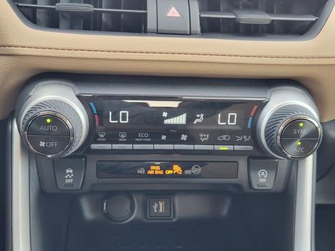 Used 2025 Toyota RAV4 XLE w/ Convenience Package image 14