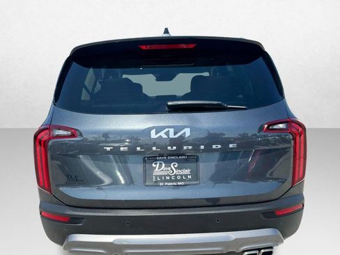 Used 2022 Kia Telluride EX w/ EX Premium Package FWD image 6
