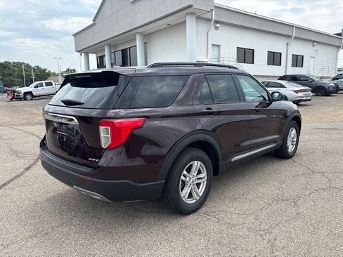 Used 2023 Ford Explorer XLT w/ Equipment Group 202A AWD/4WD image 7