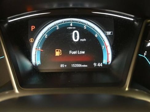Used 2018 Honda Civic EX image 3