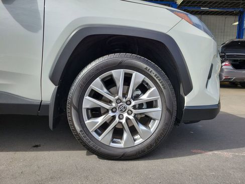 Used 2022 Toyota RAV4 XLE Premium FWD image 9