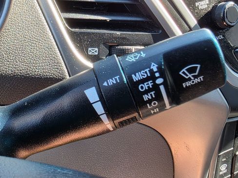 Used 2016 Hyundai Elantra SE image 34