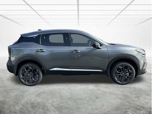 New 2026 Nissan Kicks SR FWD image 4