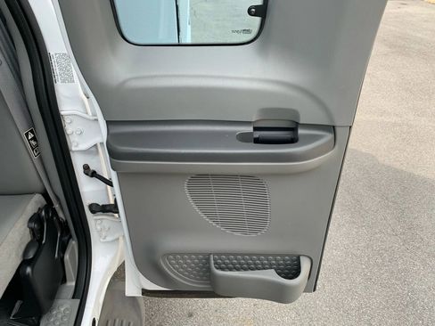 Used 2003 Ford F350 162 W.B. 4D image 24