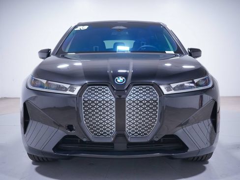 Used 2023 BMW iX xDrive50 w/ Sport Package AWD/4WD image 4