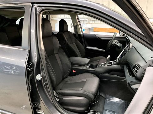 Used 2025 Subaru Outback Premium image 9