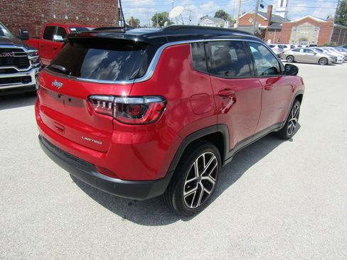 Used 2025 Jeep Compass Limited AWD/4WD image 3