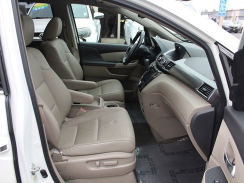 Used 2015 Honda Odyssey Touring Elite image 22
