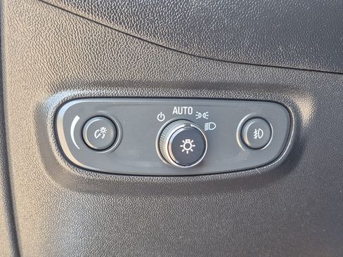 Used 2020 Chevrolet Equinox Premier AWD/4WD image 35