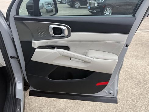 Used 2022 Kia Sorento SX image 41