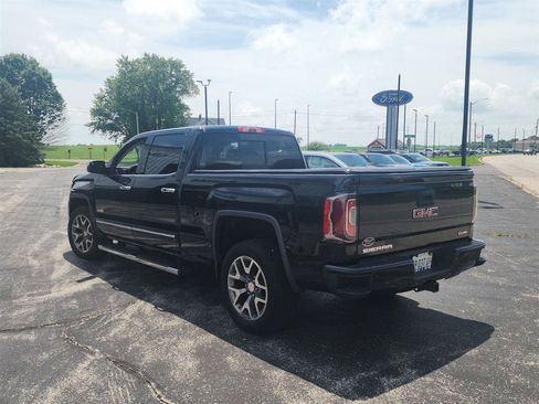 Used 2016 GMC Sierra 1500 SLT w/ All-Terrain Package AWD/4WD image 4