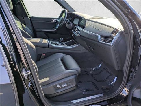 Used 2022 BMW X5 xDrive40i w/ Parking Assistance Package image 23