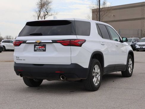 Used 2022 Chevrolet Traverse LS image 9