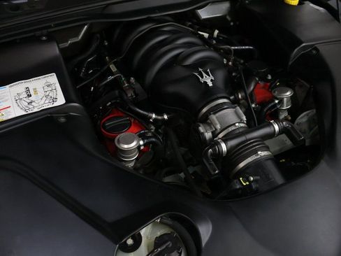 Used 2011 Maserati GranTurismo S image 22