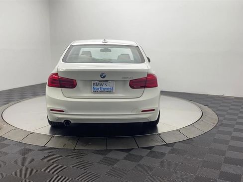 Used 2018 BMW 320i Sedan w/ Convenience Package image 5