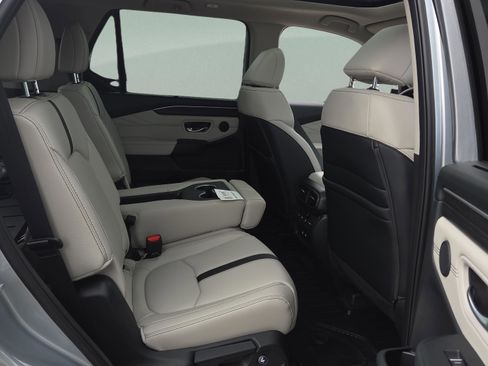New 2026 Honda Pilot Touring image 16