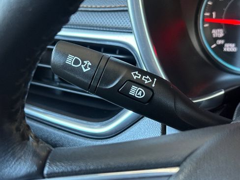 Used 2020 Chevrolet Equinox Premier AWD/4WD image 35