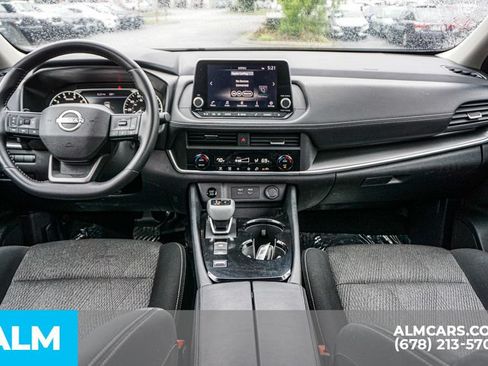 Used 2025 Nissan Rogue SV FWD image 25