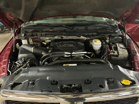 Used 2018 RAM 2500 Tradesman w/ Chrome Appearance Group image 21