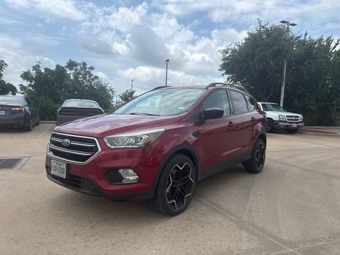 Used 2018 Ford Escape SE w/ SE Sport Appearance Package AWD/4WD image 1