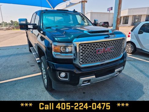 Used 2017 GMC Sierra 2500 Denali w/ Duramax Plus Package AWD/4WD image 17