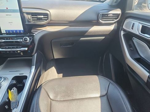 Certified 2023 Ford Explorer Limited w/ Limited Technology Package AWD/4WD image 10