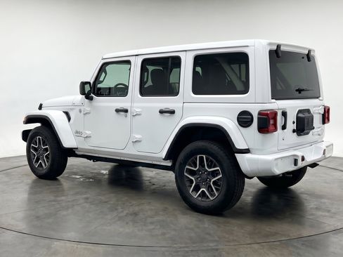 Used 2025 Jeep Wrangler Unlimited Sahara AWD/4WD image 6