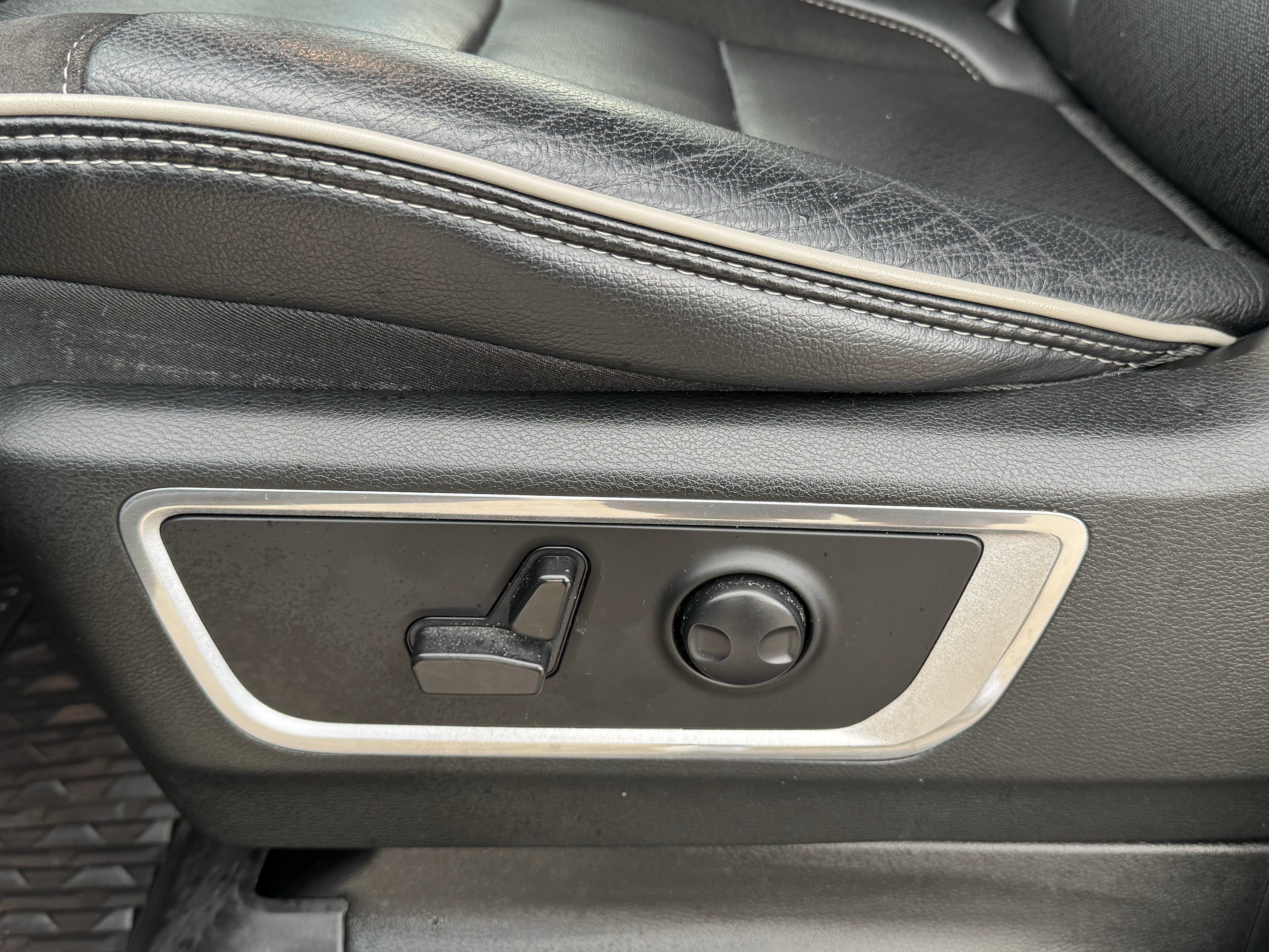 Used 2023 RAM 1500 Laramie RWD image 18