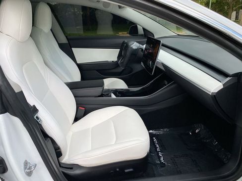 Used 2020 Tesla Model 3 Standard Range Plus image 32