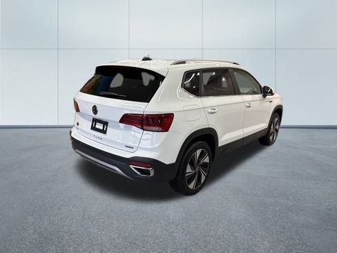 Used 2024 Volkswagen Taos SE image 6