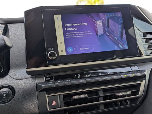 Used 2025 Toyota Camry LE w/ Convenience Package image 17