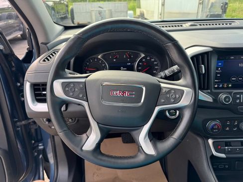 Used 2024 GMC Terrain SLT AWD/4WD image 12