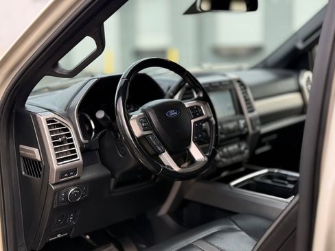 Used 2018 Ford F250 Platinum w/ Platinum Ultimate Package image 16