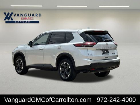 Used 2024 Nissan Rogue SV AWD/4WD image 4