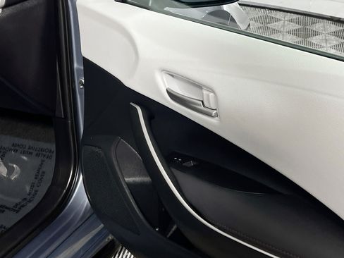 Used 2025 Toyota Corolla SE w/ Convenience Package FWD image 32