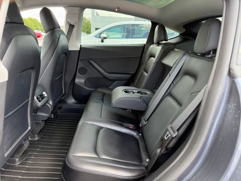 Used 2022 Tesla Model Y Long Range AWD/4WD image 13
