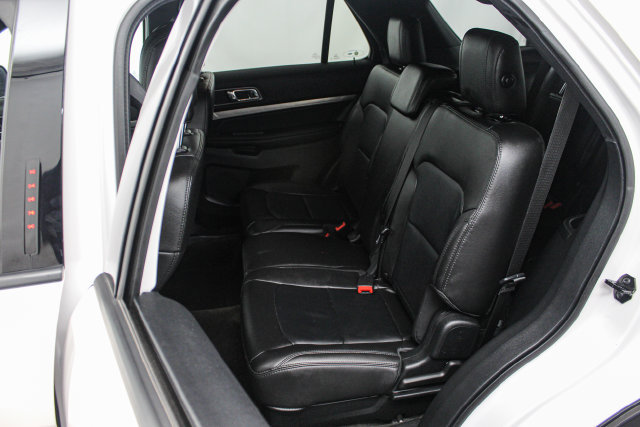 Certified 2018 Ford Explorer XLT w/ Equipment Group 202A FWD image 12