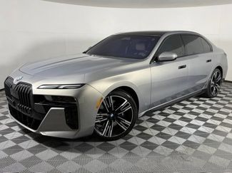 Used 2024 BMW 760i xDrive AWD/4WD video 1