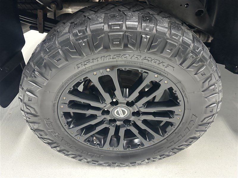Used 2019 Nissan Titan SV w/ SV Convenience Package AWD/4WD image 13