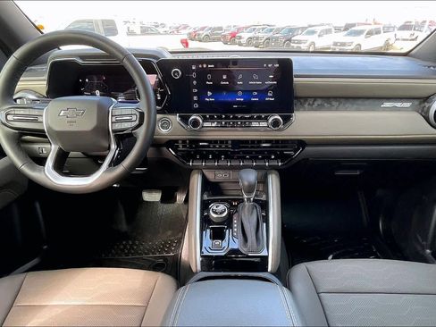 Used 2025 Chevrolet Colorado ZR2 w/ Technology Package image 14