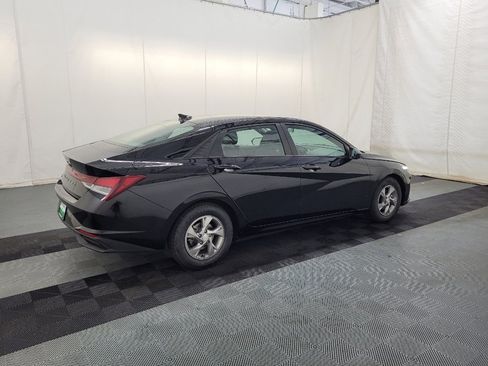 Used 2021 Hyundai Elantra SE FWD image 10