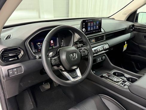 Used 2025 Honda Pilot Elite image 20