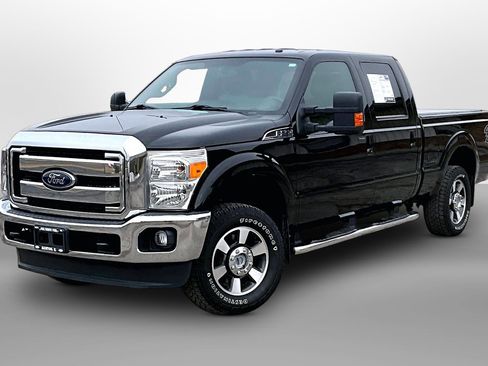 Used 2016 Ford F250 Lariat w/ Lariat Interior Package image 13