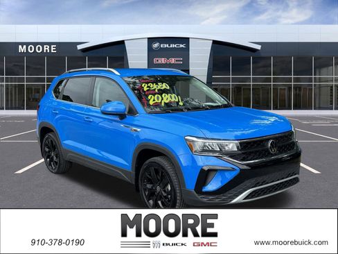 Used 2024 Volkswagen Taos SE image 1